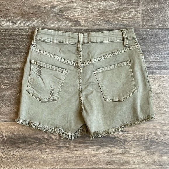 Easel Mid-Rise Lace Appliqué Detailed Distressed Shorts Olive Green Small - Picture 8 of 8